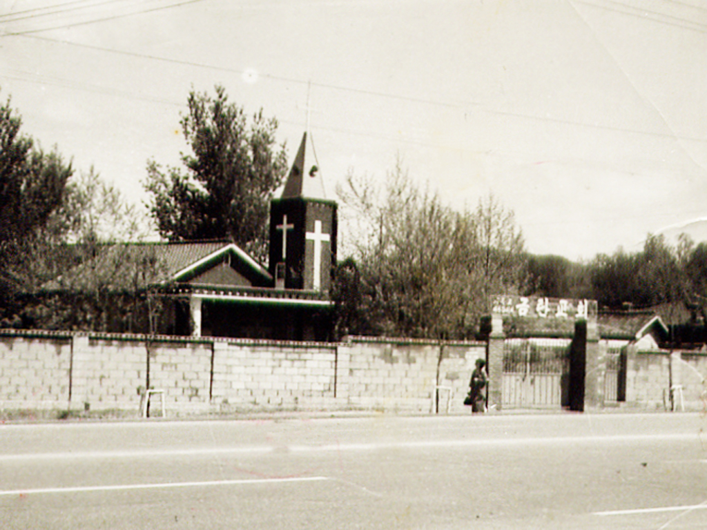 1971년 50평으로 증축된 성전.jpg